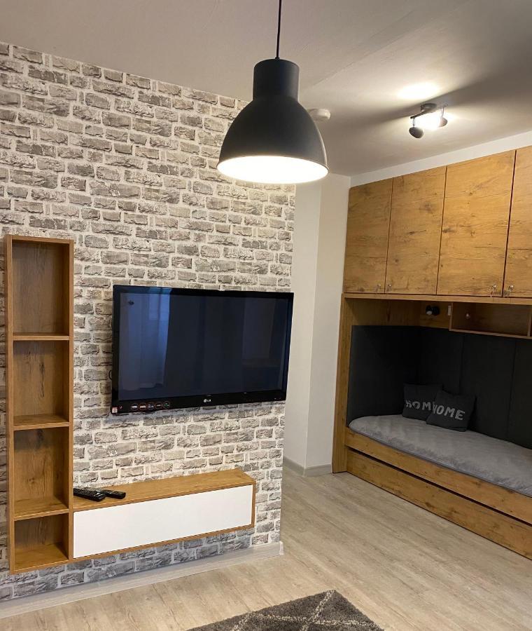 Penzion Vila Petra Bed&Breakfast Veľký Slavkov エクステリア 写真