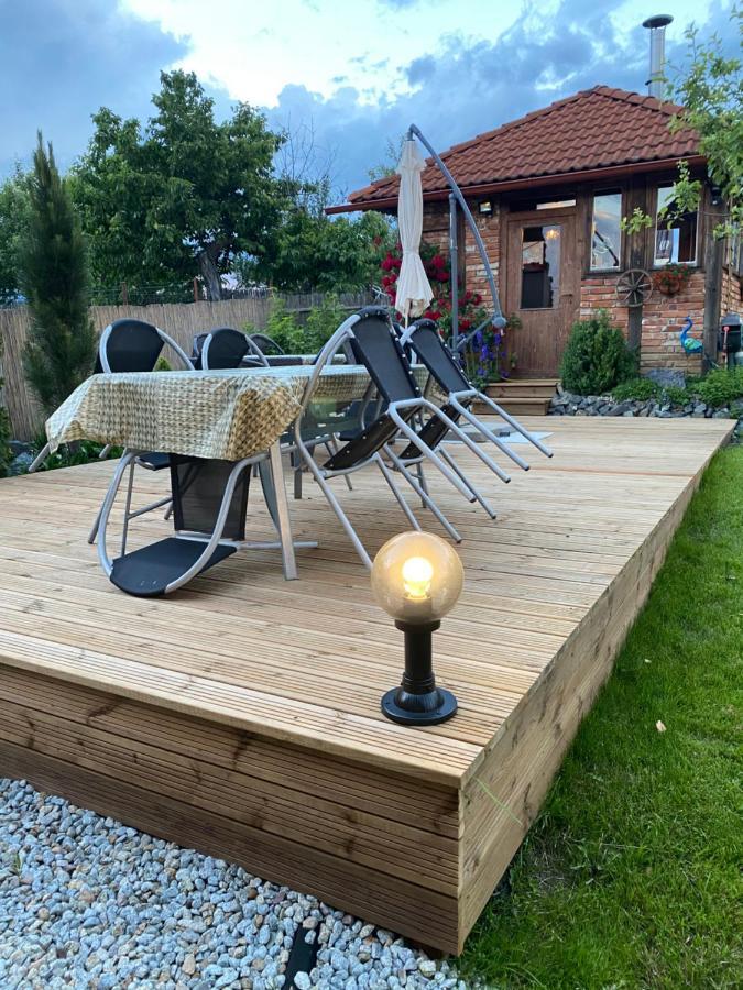 Penzion Vila Petra Bed&Breakfast Veľký Slavkov エクステリア 写真