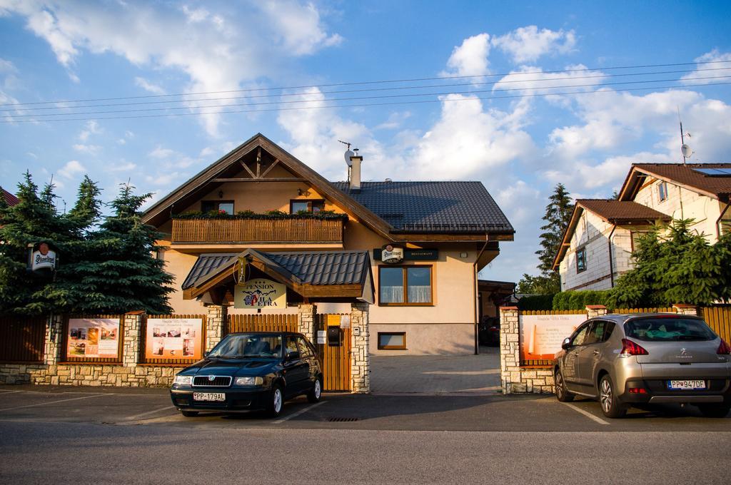 Penzion Vila Petra Bed&Breakfast Veľký Slavkov エクステリア 写真