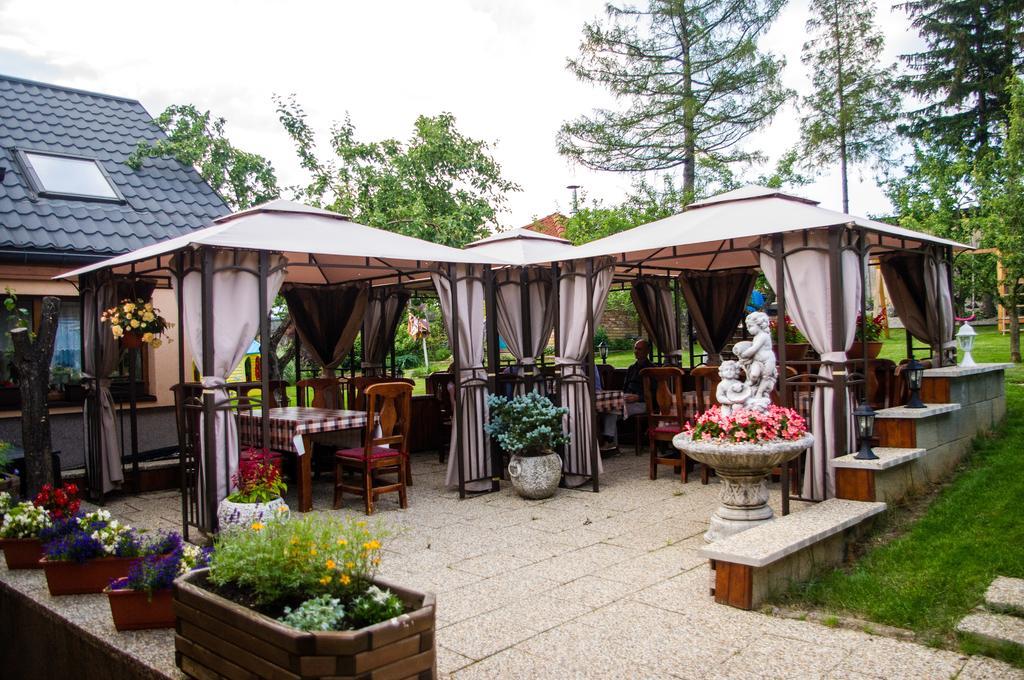 Penzion Vila Petra Bed&Breakfast Veľký Slavkov エクステリア 写真
